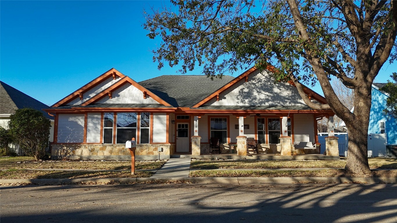 Property Photo: 515 Jo Lynn Lane TX 78130
