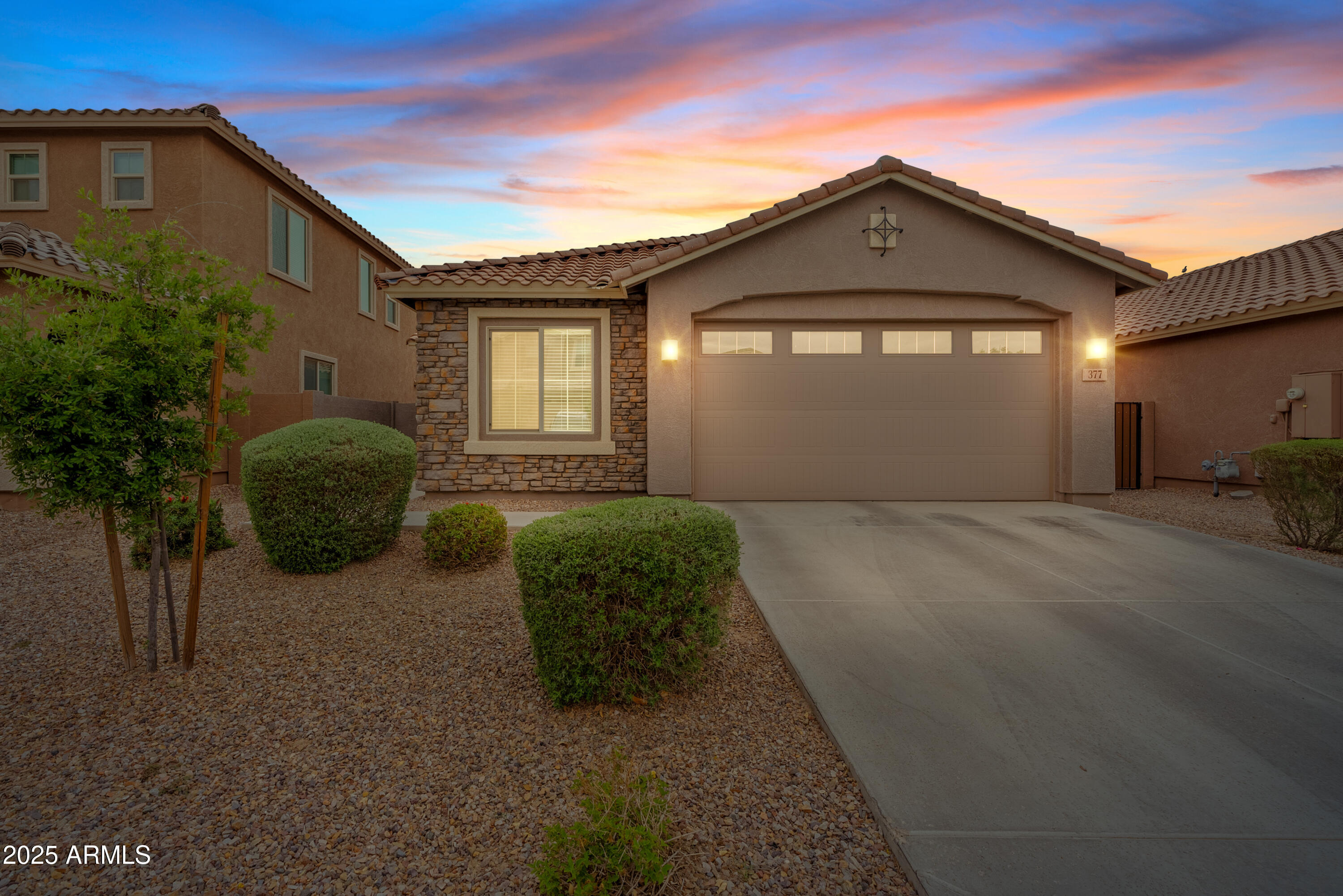Property Photo:  377 W Pinnacle Ridge Drive  AZ 85140 