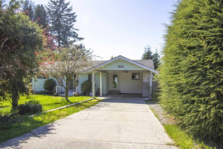 Property Photo: 4781 Laurel Avenue BC V7Z 0B4