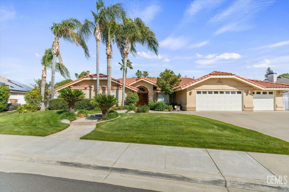 Property Photo: 1512 Leaf Crest Lane CA 93314