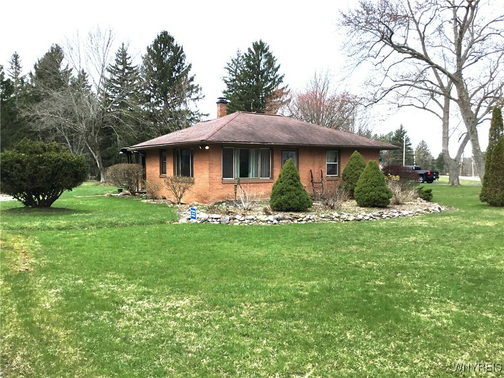 Property Photo: 7352 E Eden Road NY 14057