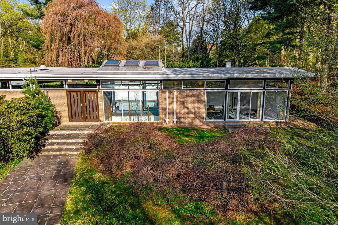 Property Photo: 708 Righters Mill Road PA 19072