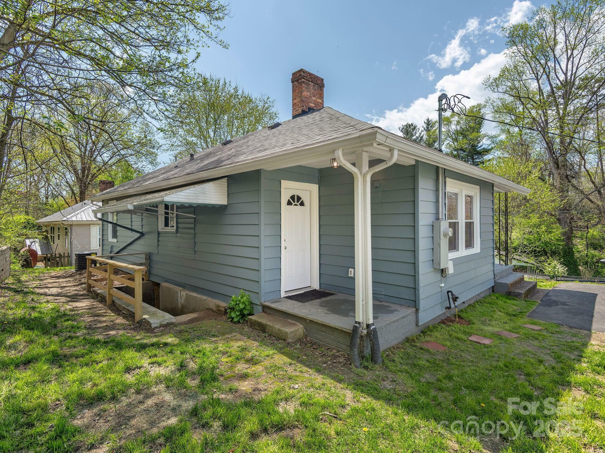 Property Photo: 9 5th Street NC 28804