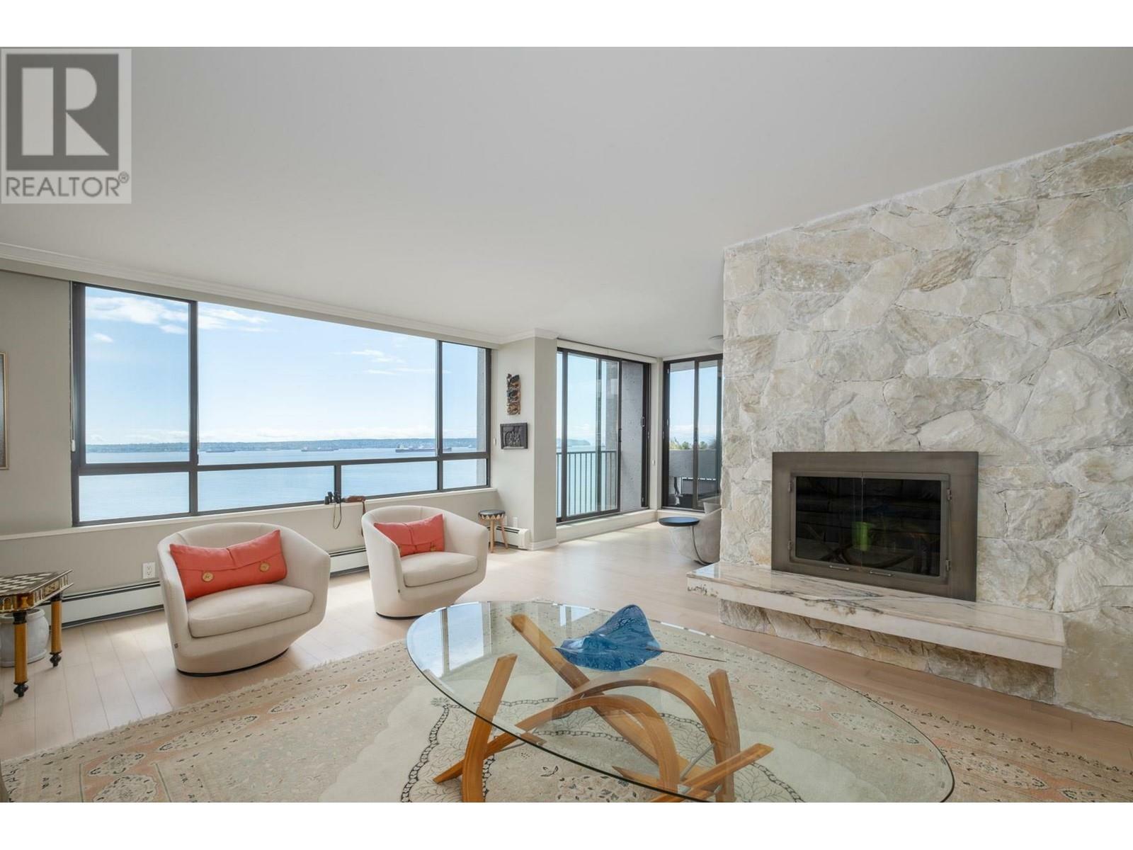 Property Photo: 1930 Bellevue Avenue 901 BC V7V 1B5