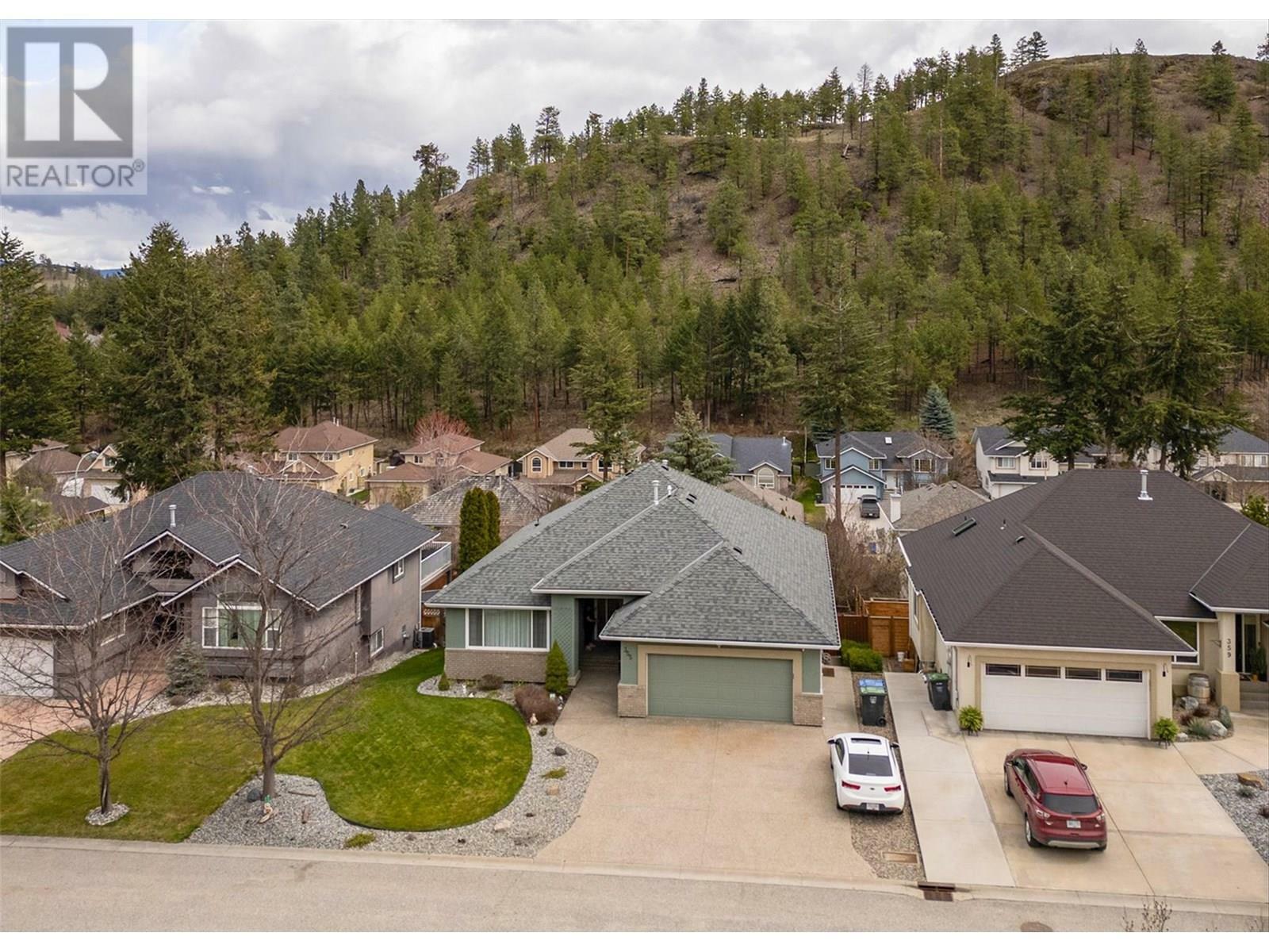 Property Photo: 355 Woodpark Crescent BC V1V 2L4
