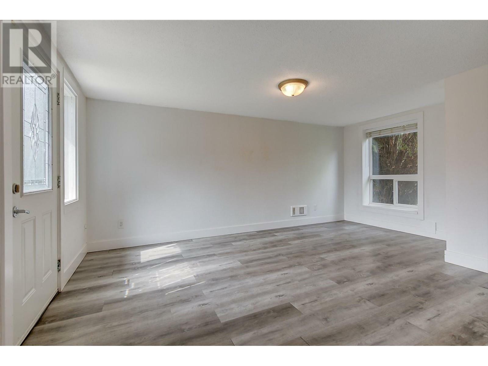 Photo de la propriété: 1291 Bernard Avenue 1 BC V1Y 6R3