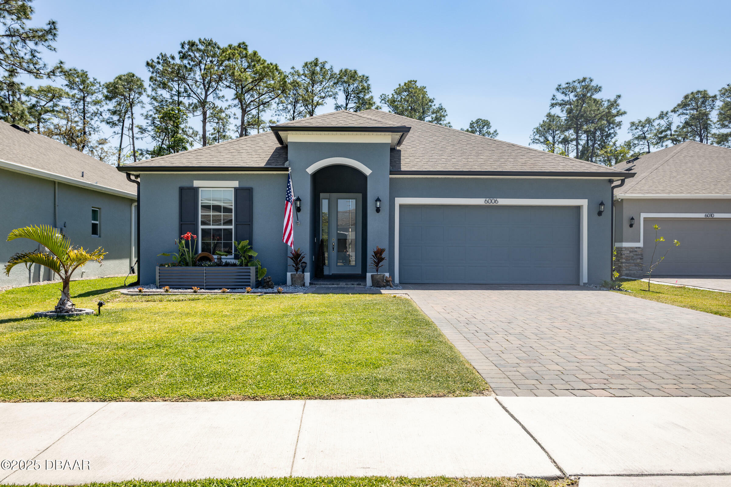 Property Photo: 6006 Mount Zion Circle FL 32724