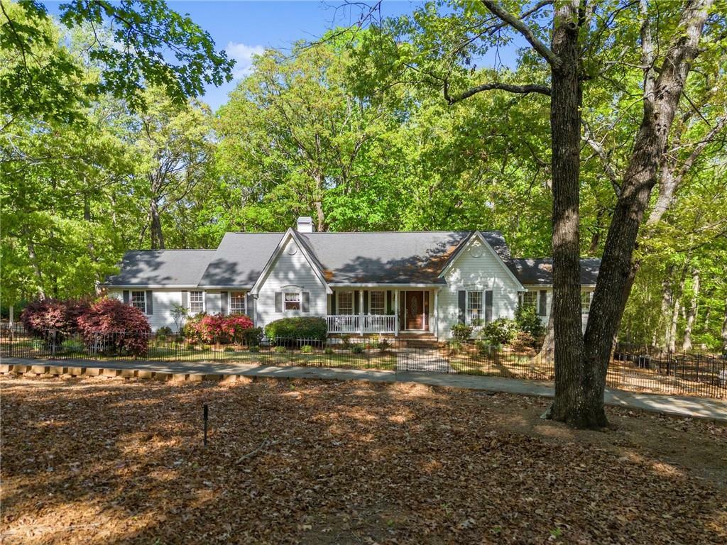 Property Photo: 4706 Creek Wood Drive GA 30507