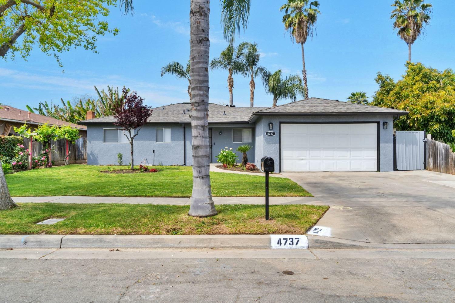 Property Photo: 4737 N Kavanagh Avenue CA 93705