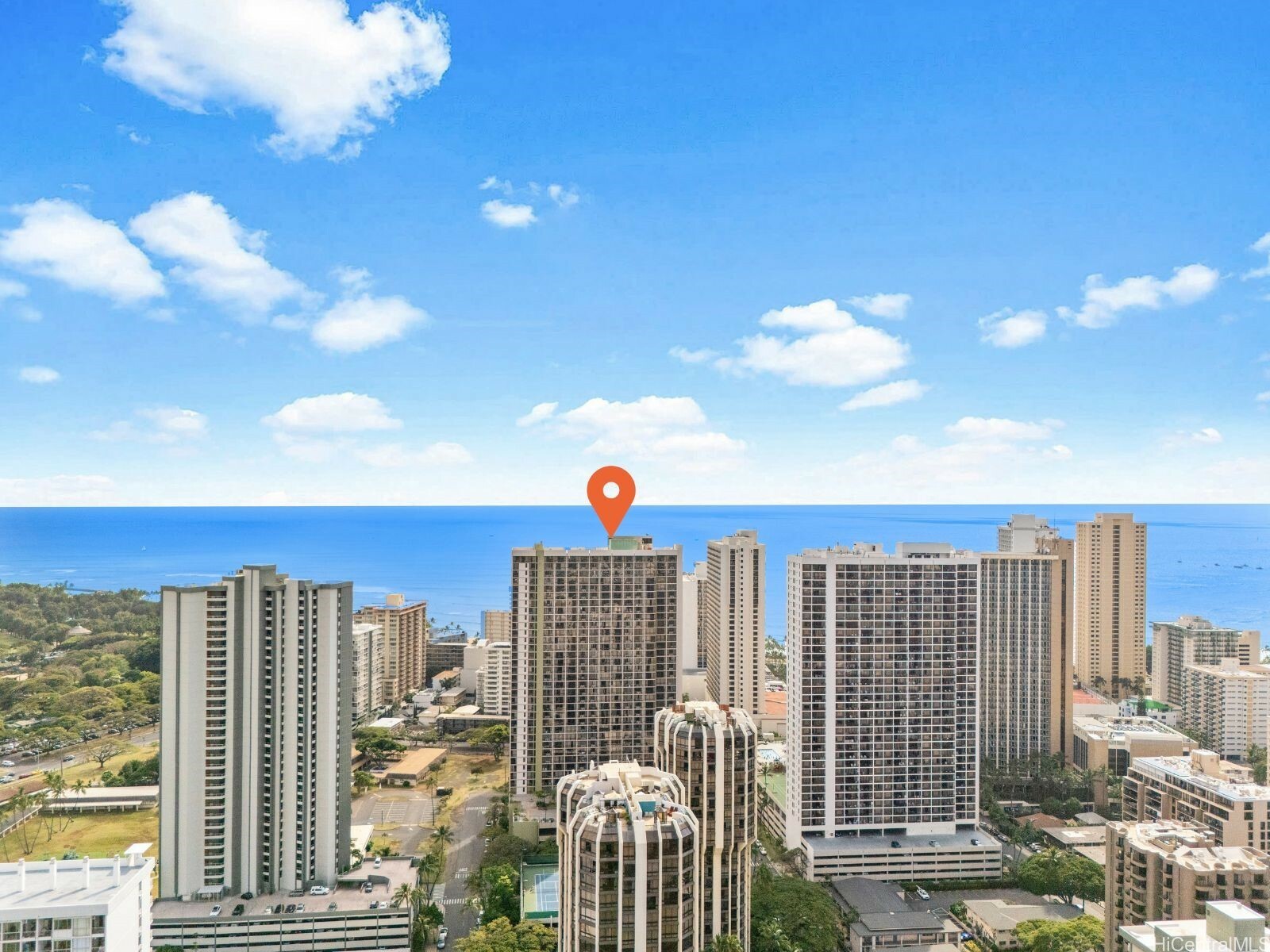 Property Photo: 229 Paoakalani Avenue 1004 HI 96815