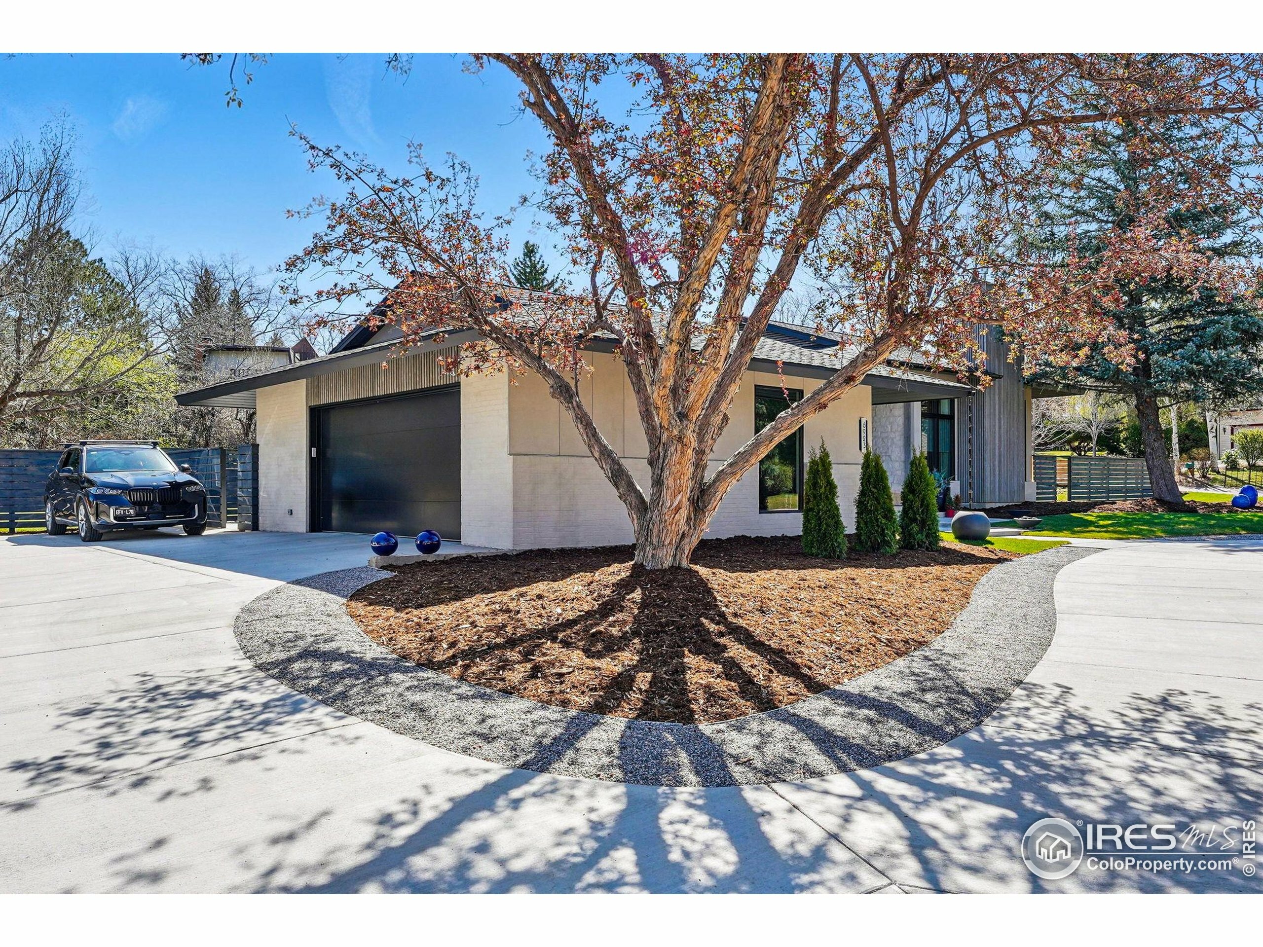Property Photo: 6923 Hunter Pl CO 80301