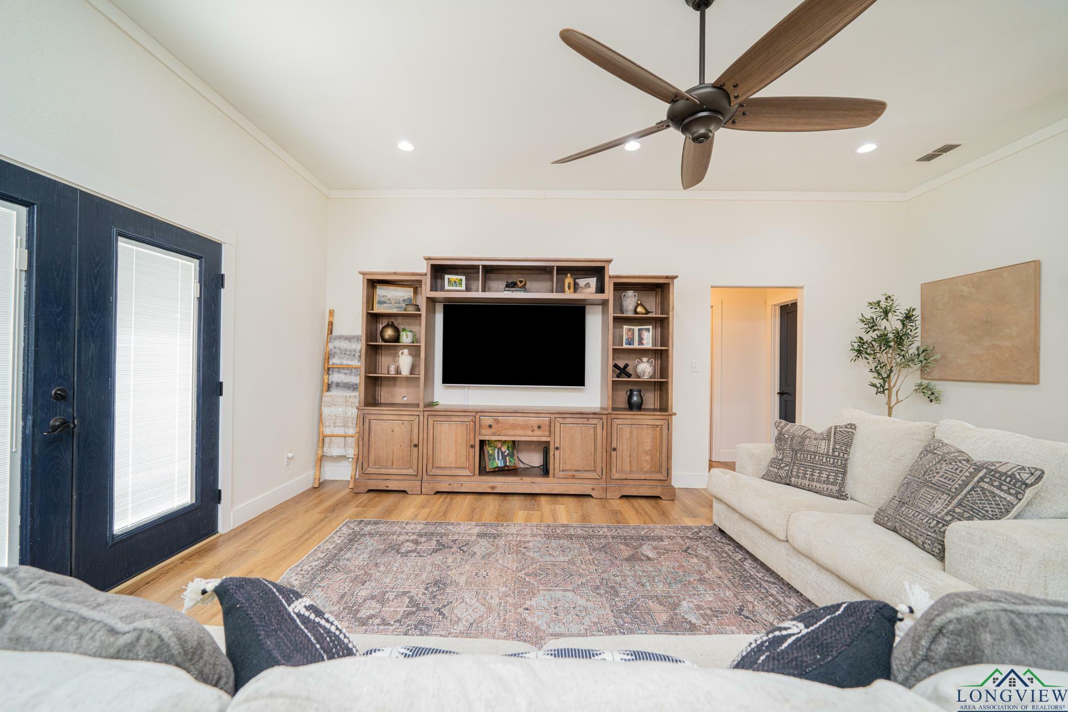 Property Photo: 45 Circle Rd TX 75602