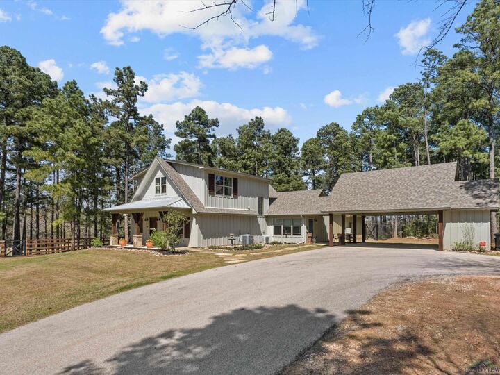 Property Photo: 7990 S US 79 75654
