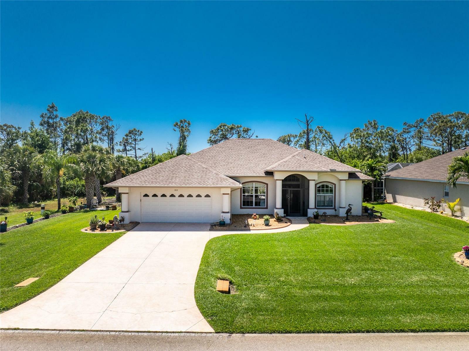 Property Photo: 810 Rotonda Circle FL 33947