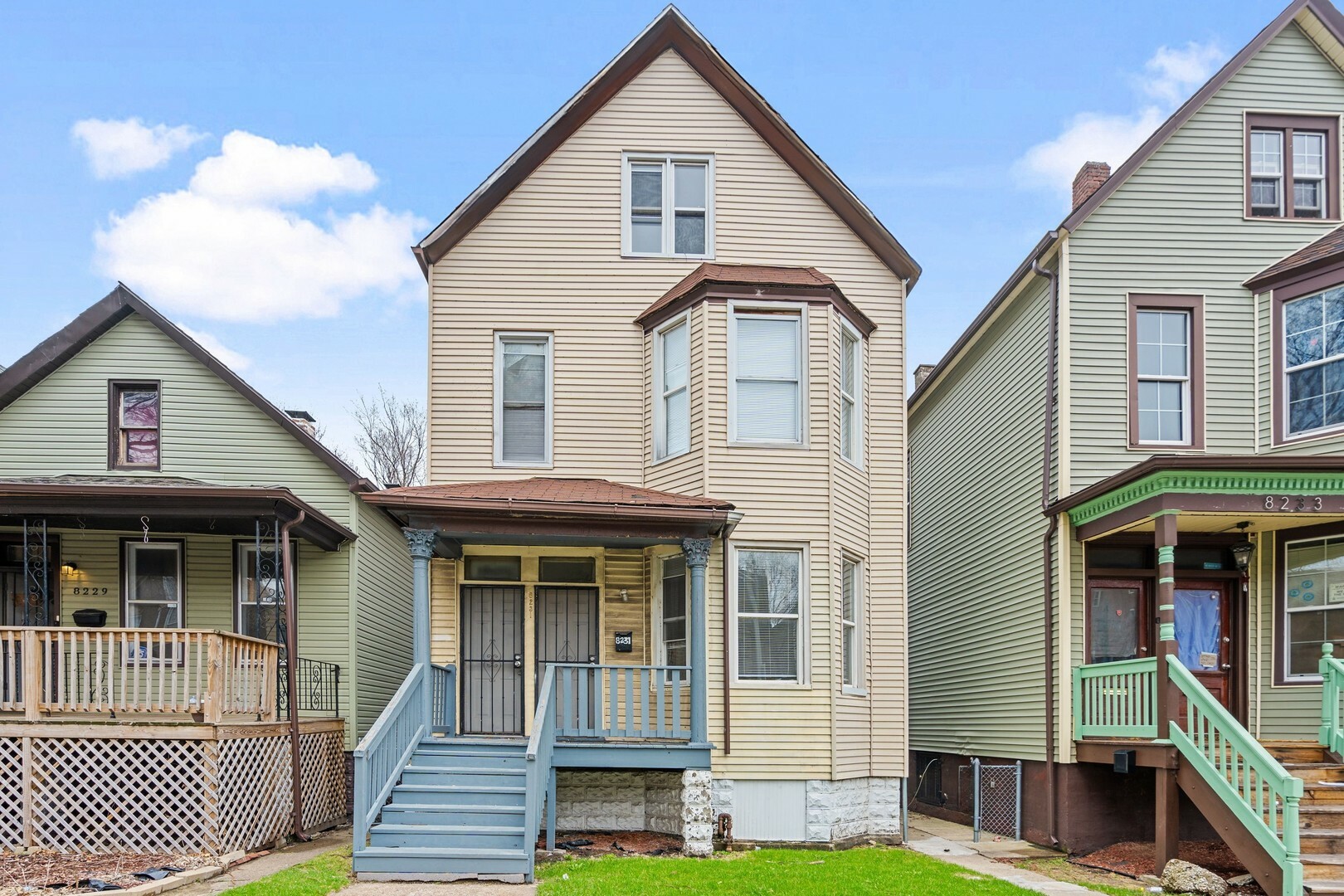 8231 S Coles Avenue  Chicago IL 60617 photo