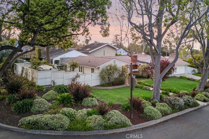 Property Photo: 405 Via Colorin CA 90274