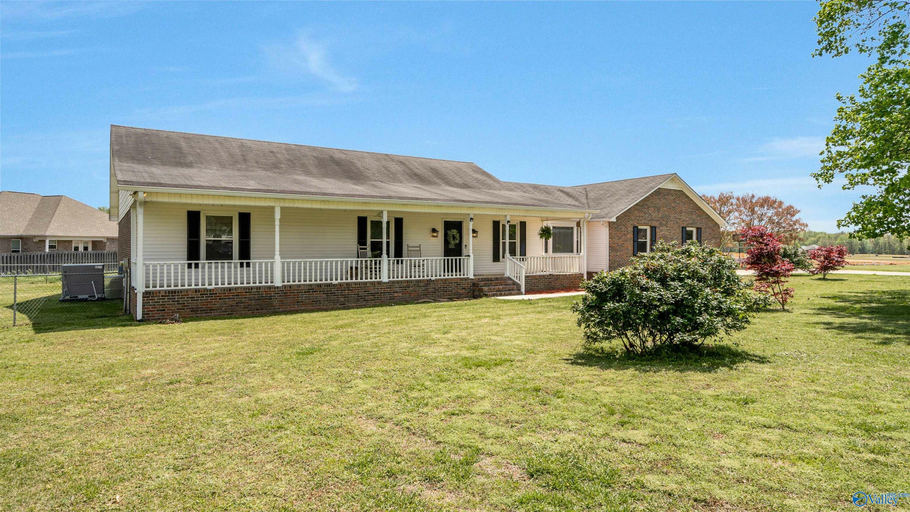 Property Photo: 15802 Jackson Lane AL 35613