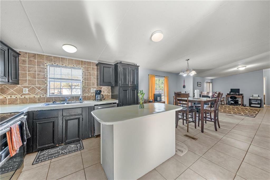 Property Photo: 1412 N Agnes Wills Road TX 76630