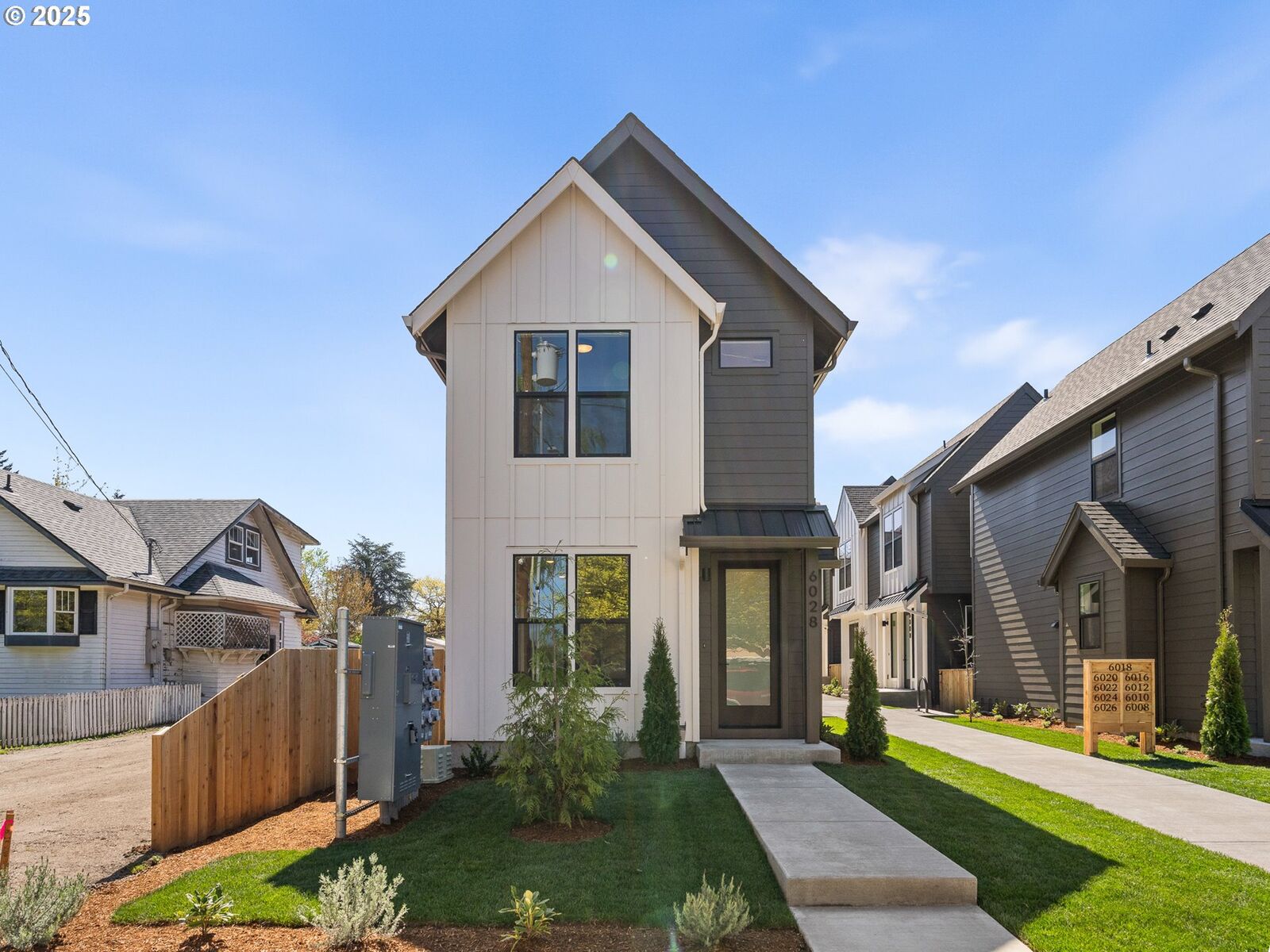 Property Photo: 6028 NE Mason St 1 OR 97218