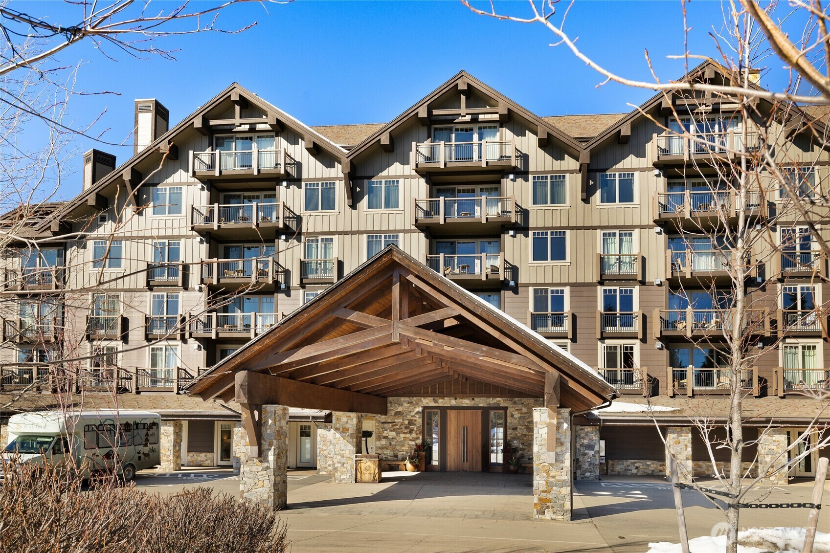 Property Photo: 3600 Suncadia Trail 4064 WA 98922