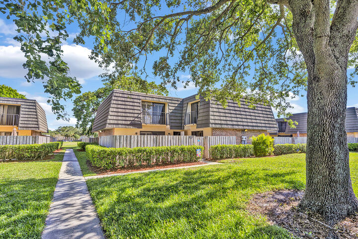 113 1st Way  West Palm Beach FL 33407 photo