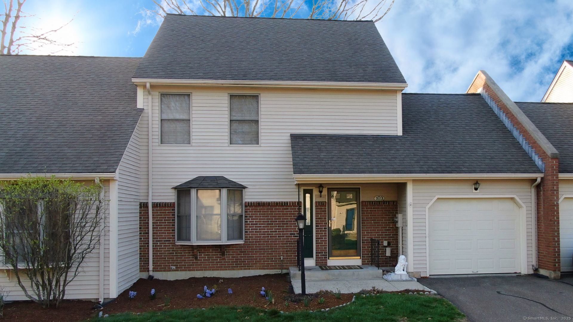 Property Photo: 103 Carriage House 103 CT 06082