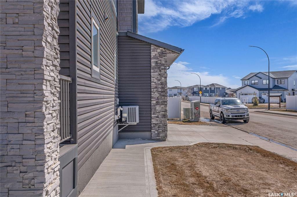 Property Photo: 368 Brighton Gate SK S7V 0R1