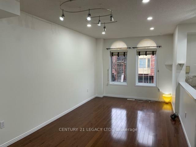 Property Photo: 1168 Arena Road 19 ON L4Y 4K7