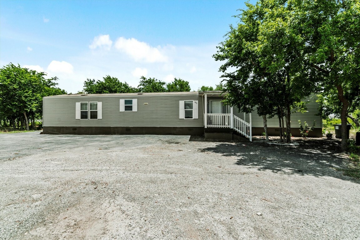 205 Arrowhead Cove  Kyle TX 78640 photo