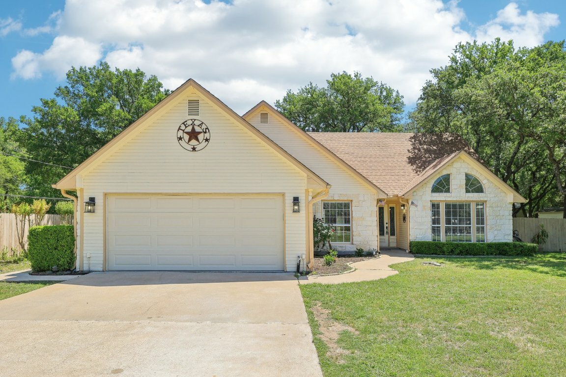 Property Photo: 404 Homestead Road TX 78640