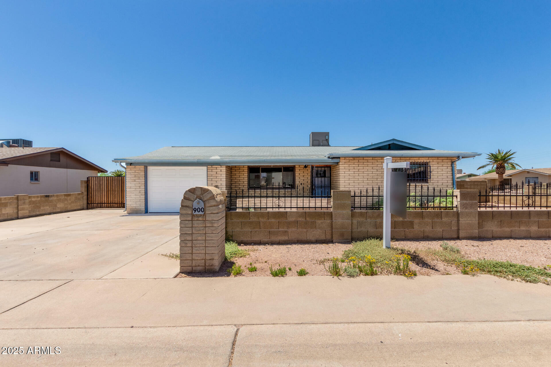 Property Photo: 900 S Palo Verde Drive AZ 85120
