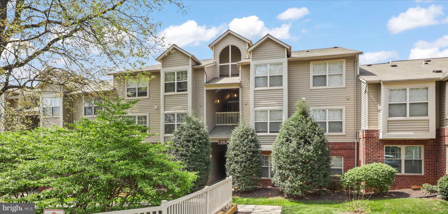 1719 Ascot Way C  Reston VA 20190 photo