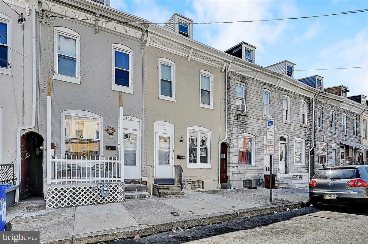 Property Photo: 152 W Green Street PA 19601