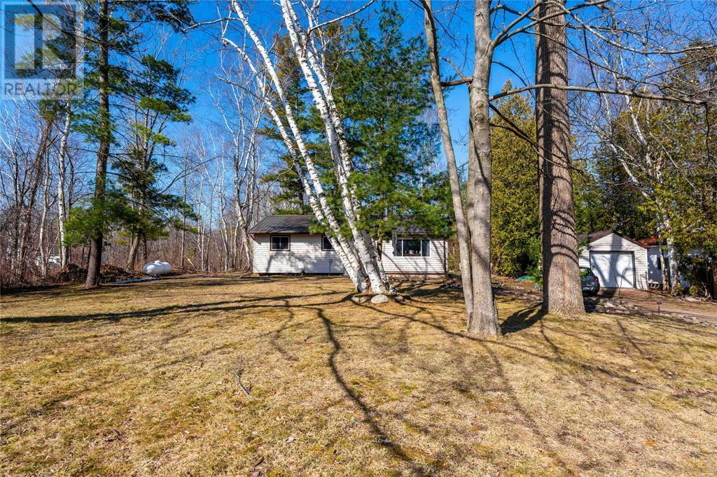 Photo de la propriété:  9581 Rosedale Road  ON N0N 1J1 