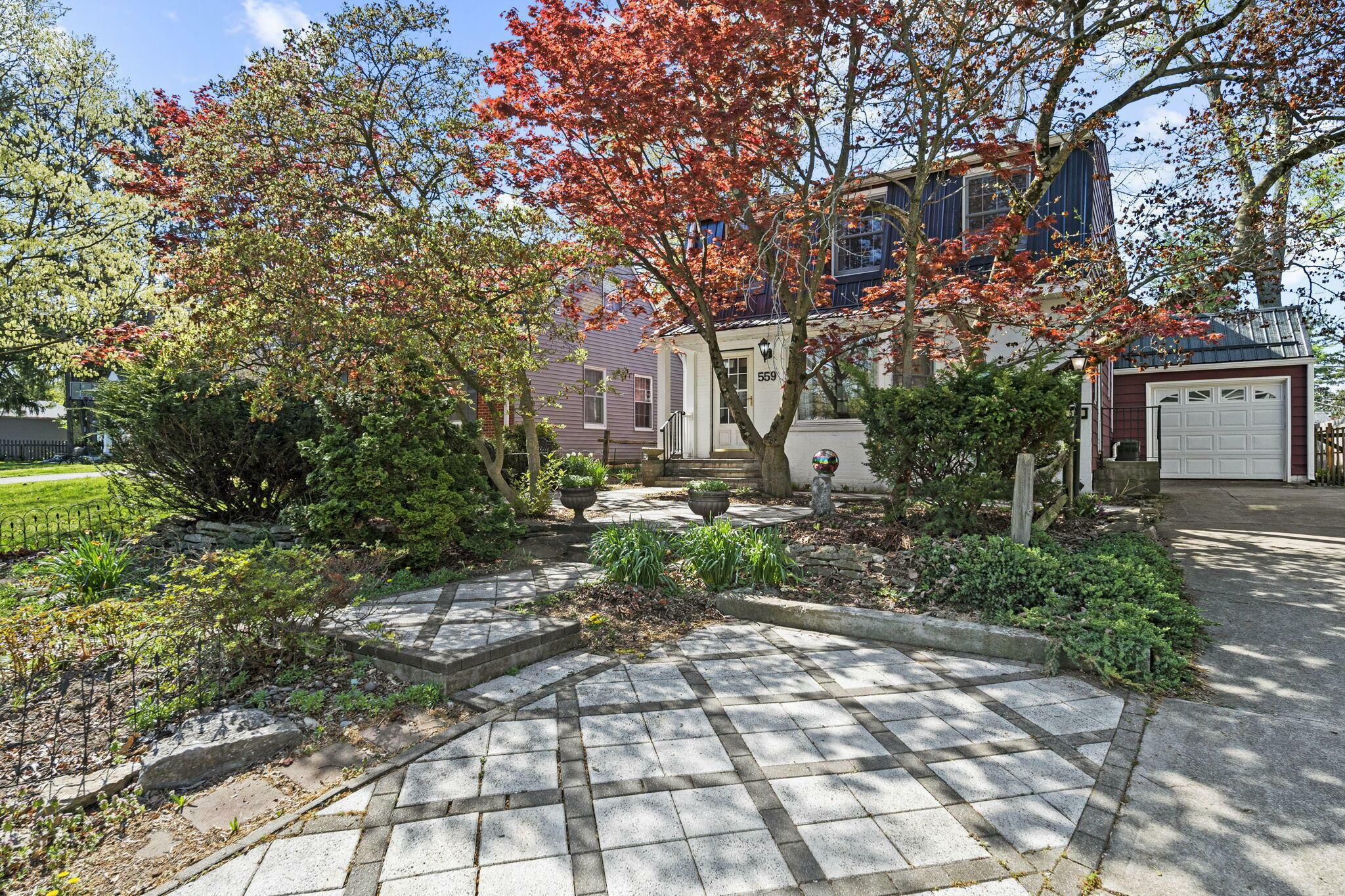 Property Photo: 559 Colonial Avenue OH 43085