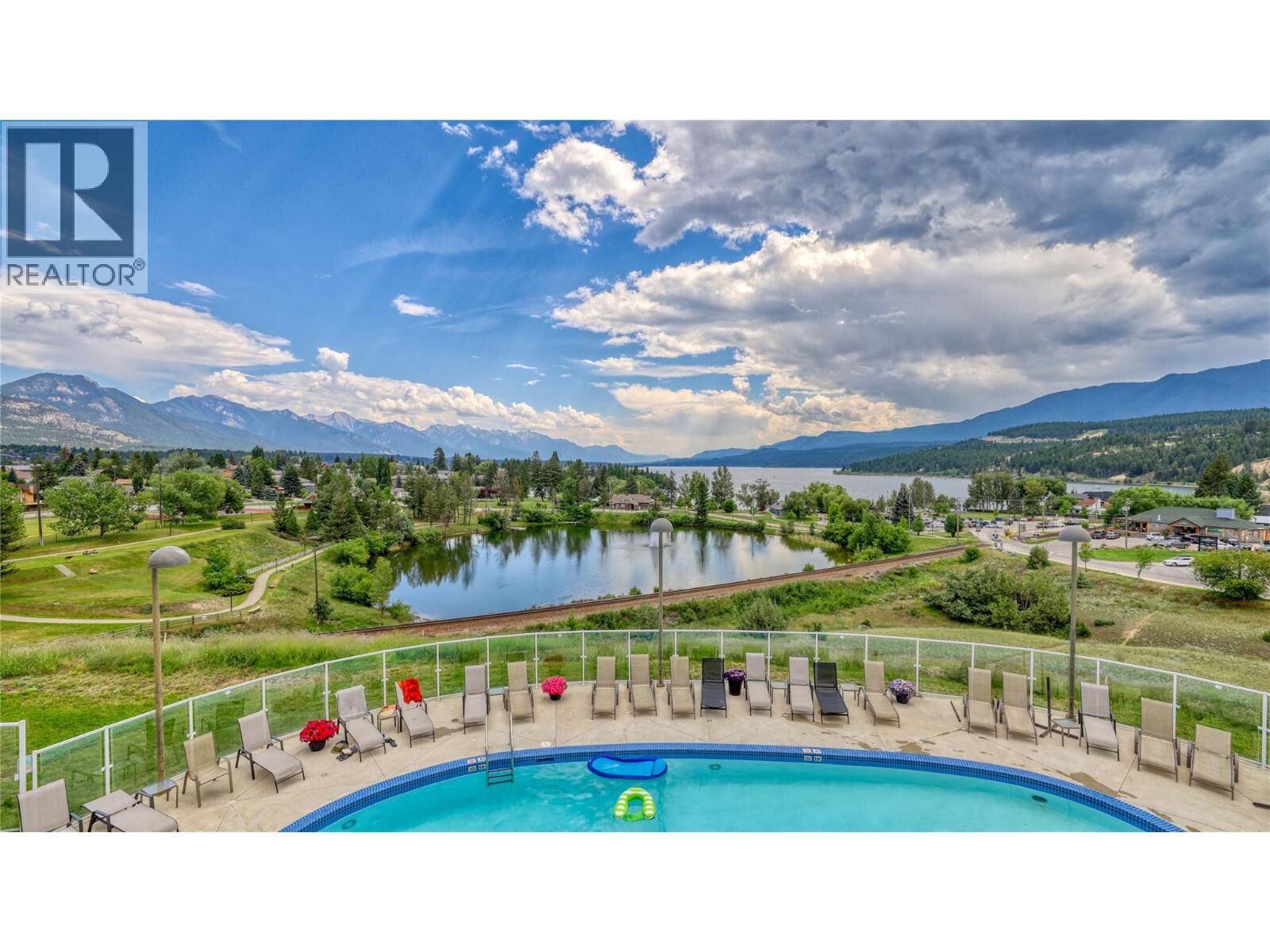 Property Photo: 701 14A Crescent 111H BC V0A 1K0