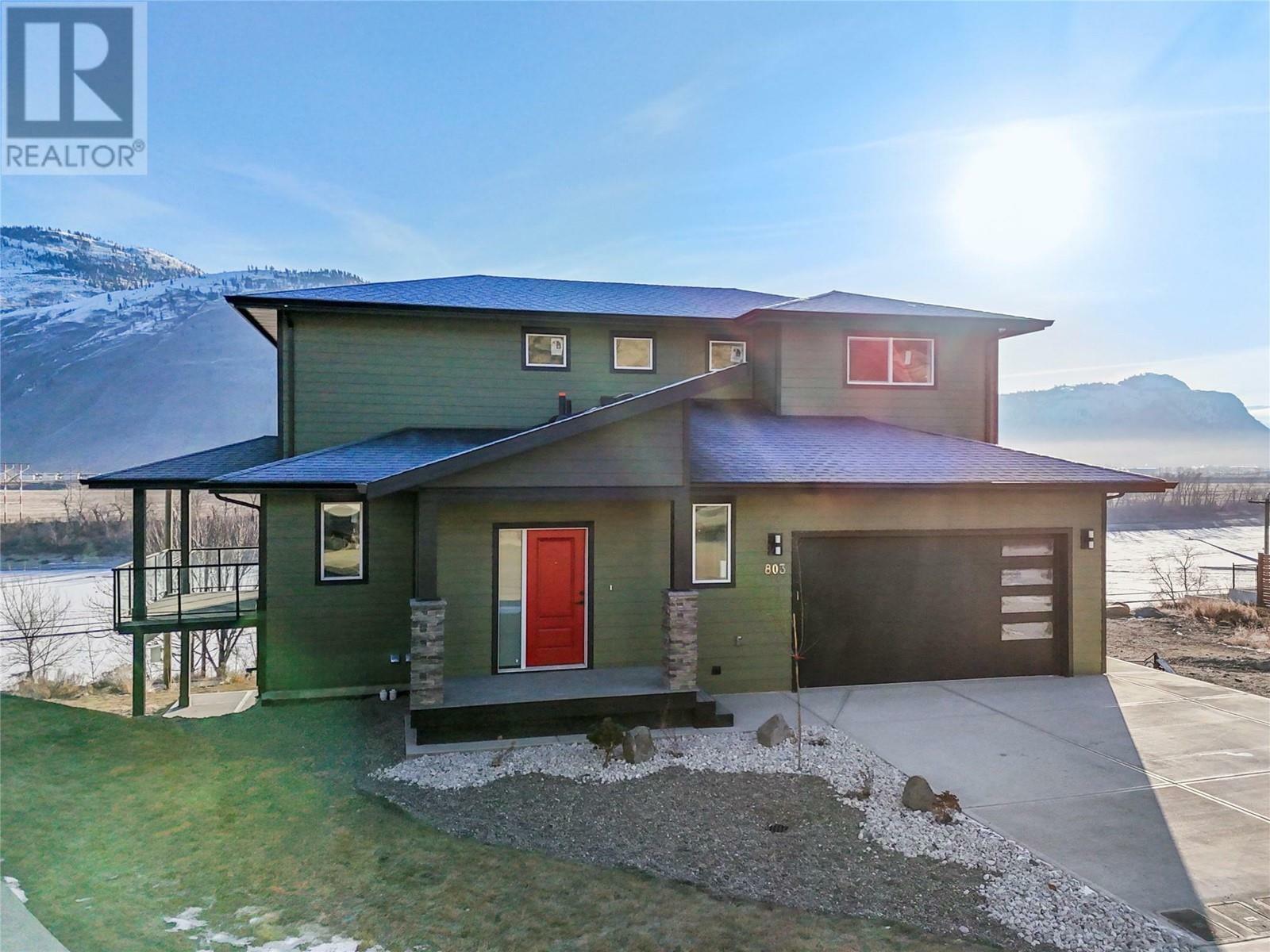 Property Photo: 803 Woodrush Court BC V2B 6E6