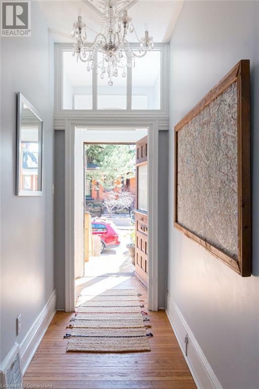 Photo de la propriété: 164 Robinson Street 2 ON L8P 1Z5