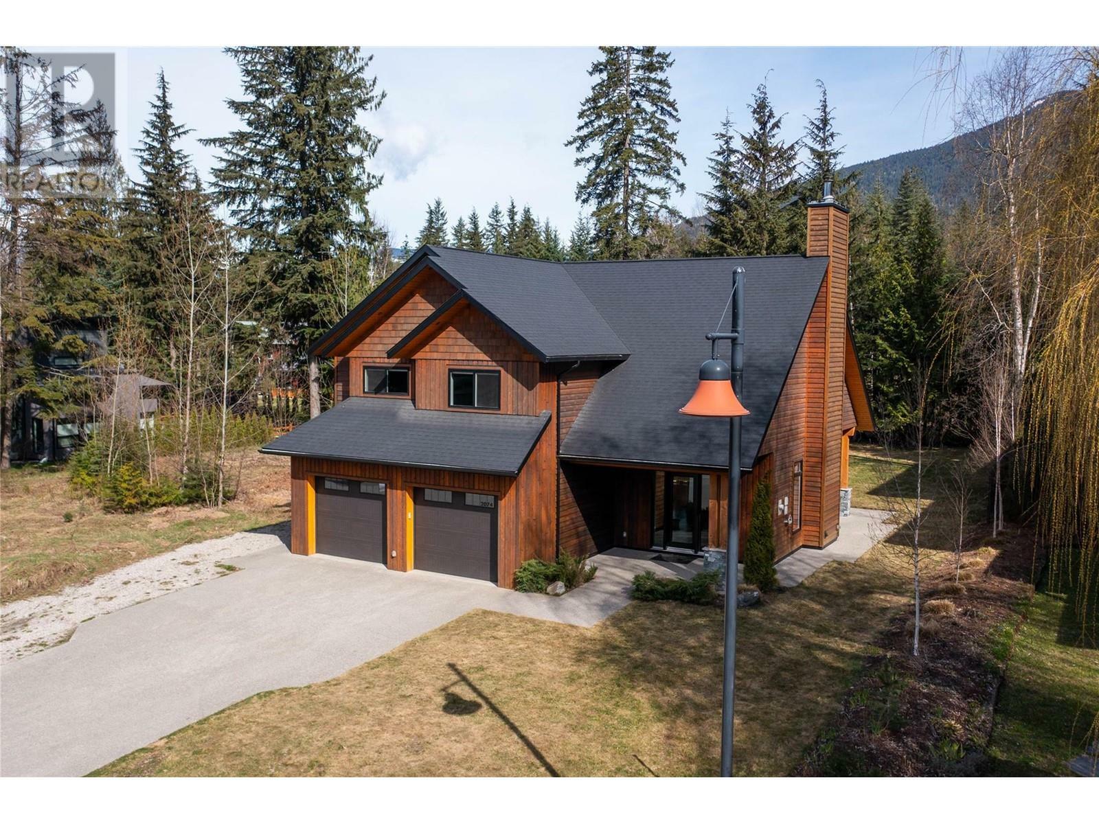 Property Photo: 2074 Mountain Gate Road BC V0E 2S1