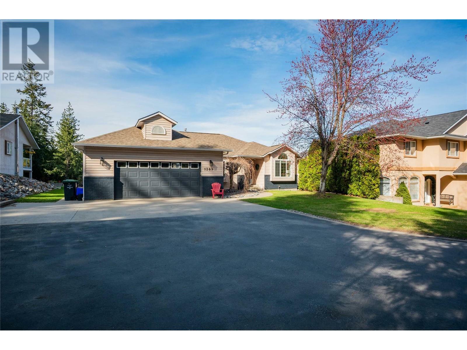 Photo de la propriété: 1389 Forest Road BC V1N 3Z1