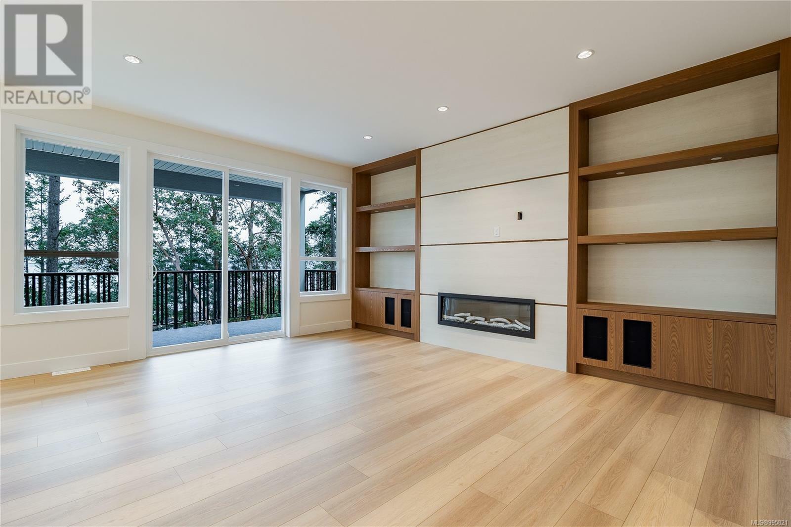 Property Photo: 917 Harbour View Street BC V9R 4V4
