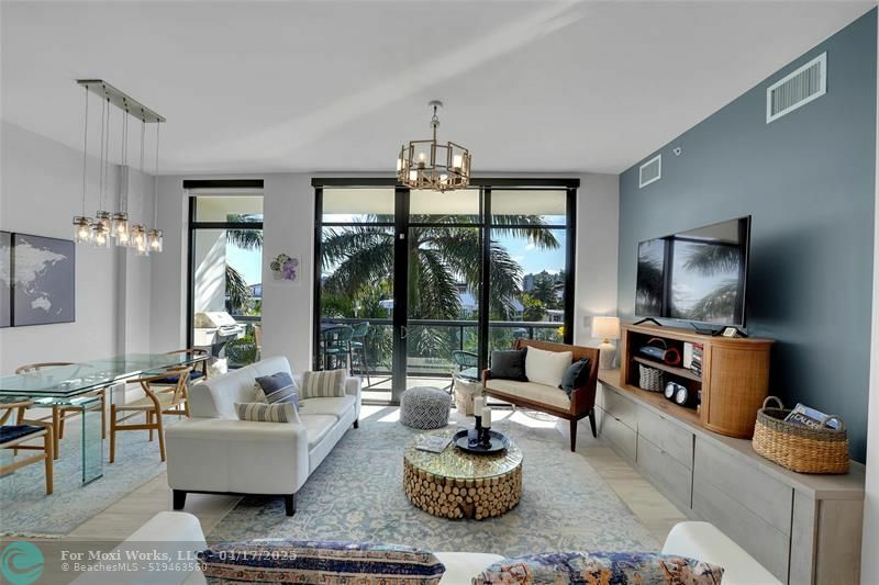 Property Photo: 2770 NE 14 Th St 302 FL 33304