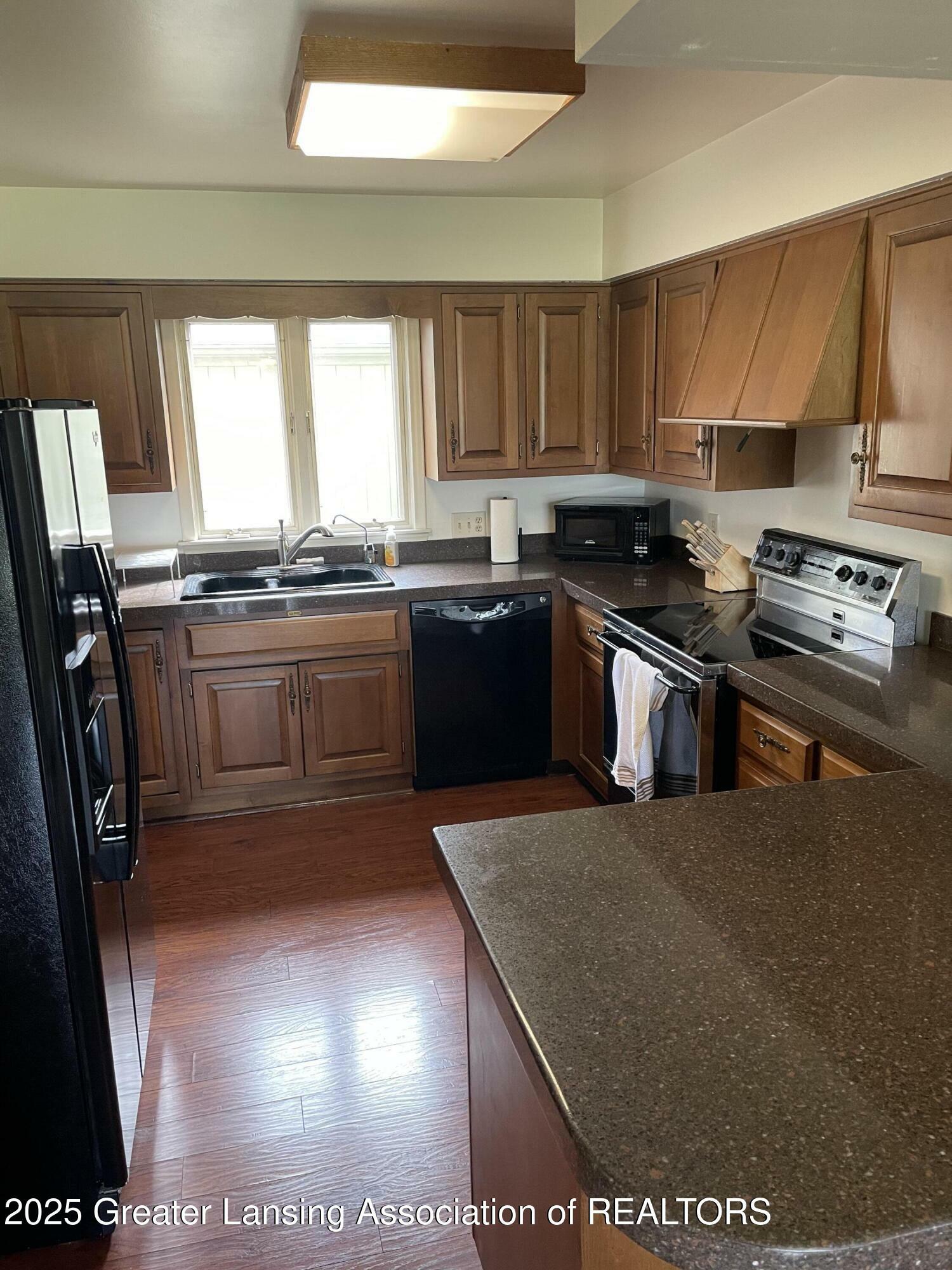 515 N Putnam Street  Williamston MI 48895 photo