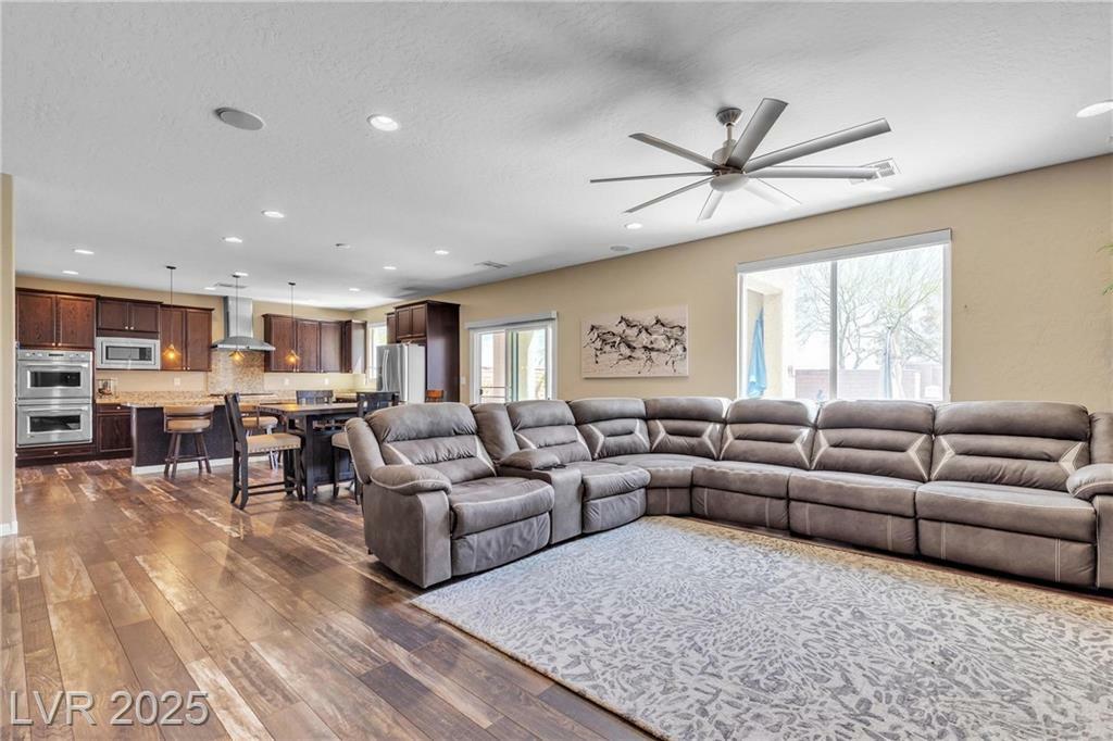 Property Photo: 10412 Deer Heights Street NV 89178