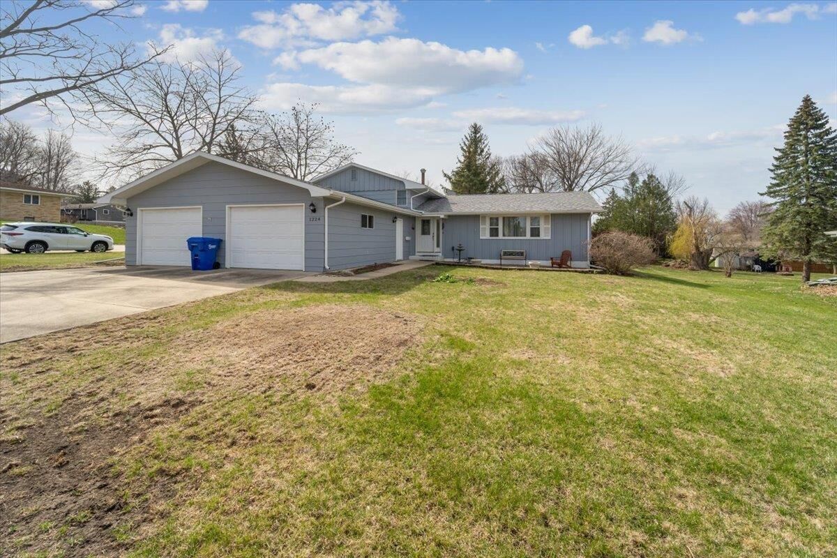 Property Photo: 1224 Elm Street IA 50662