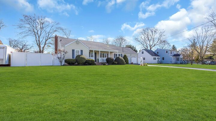 Property Photo: 117 N Cliff Avenue NY 11782