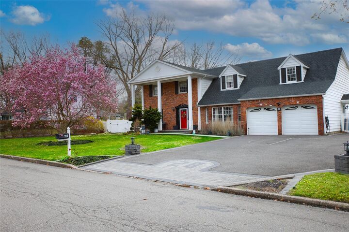 28 Winfield Davis Drive  Coram NY 11727 photo