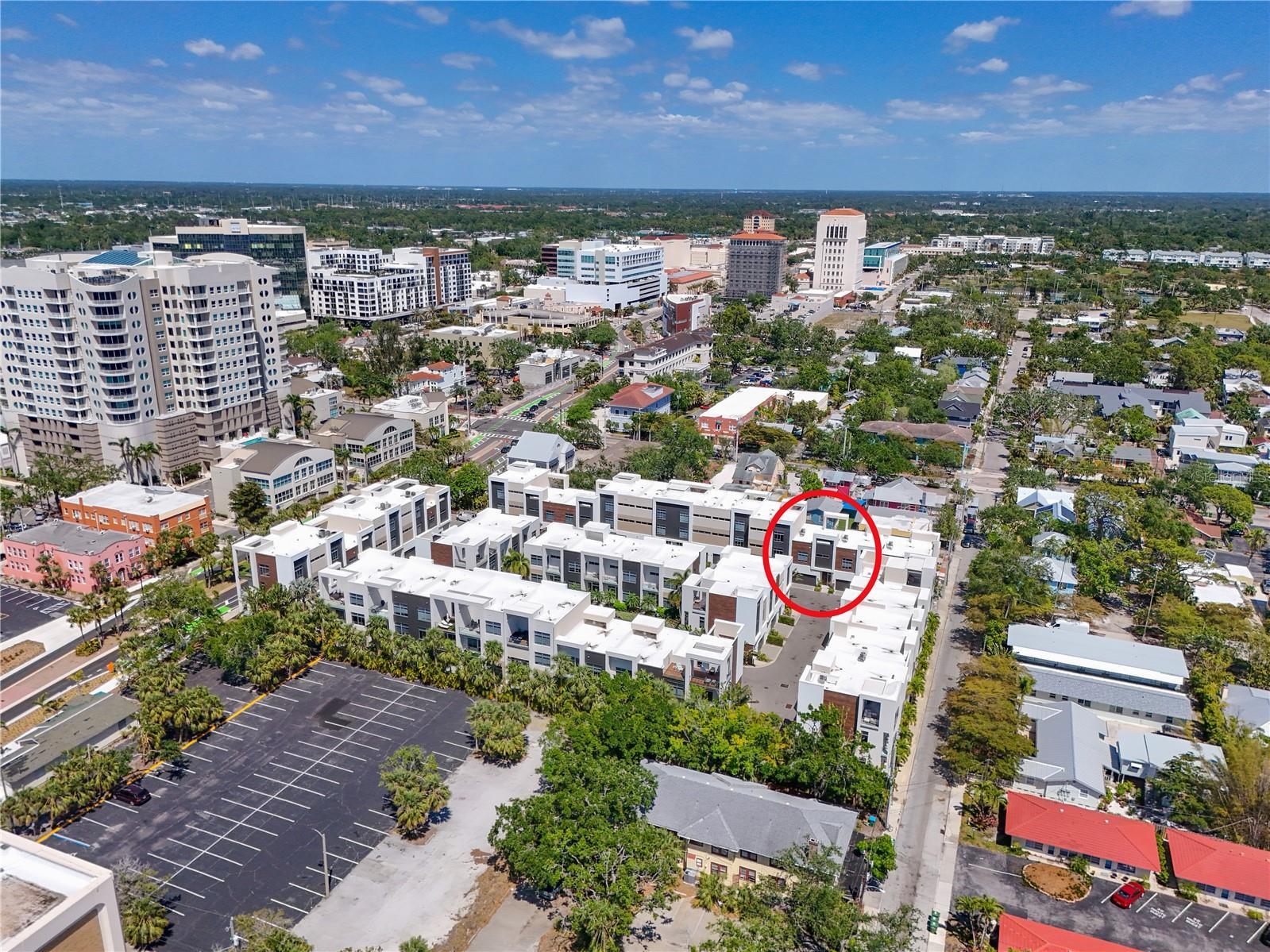 Property Photo: 221 Cosmopolitan Court FL 34236