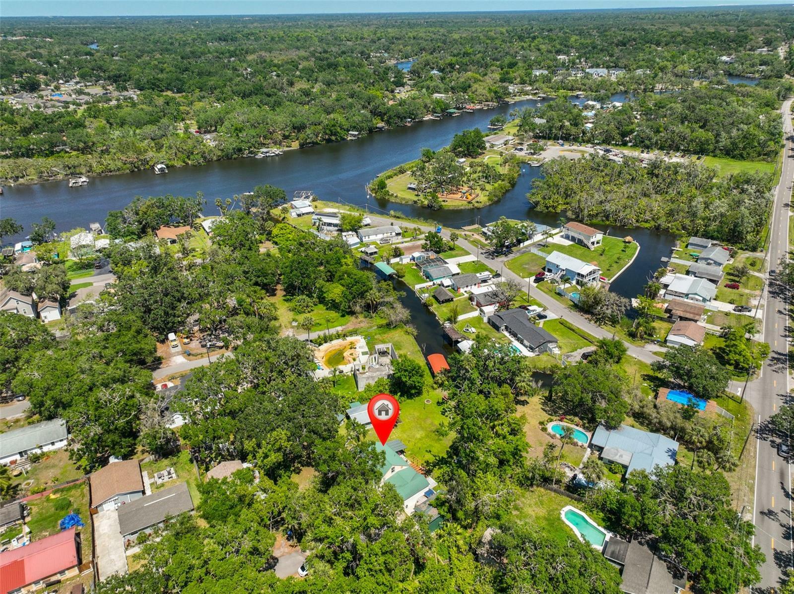 Property Photo: 10824 Palmetto Street FL 33569