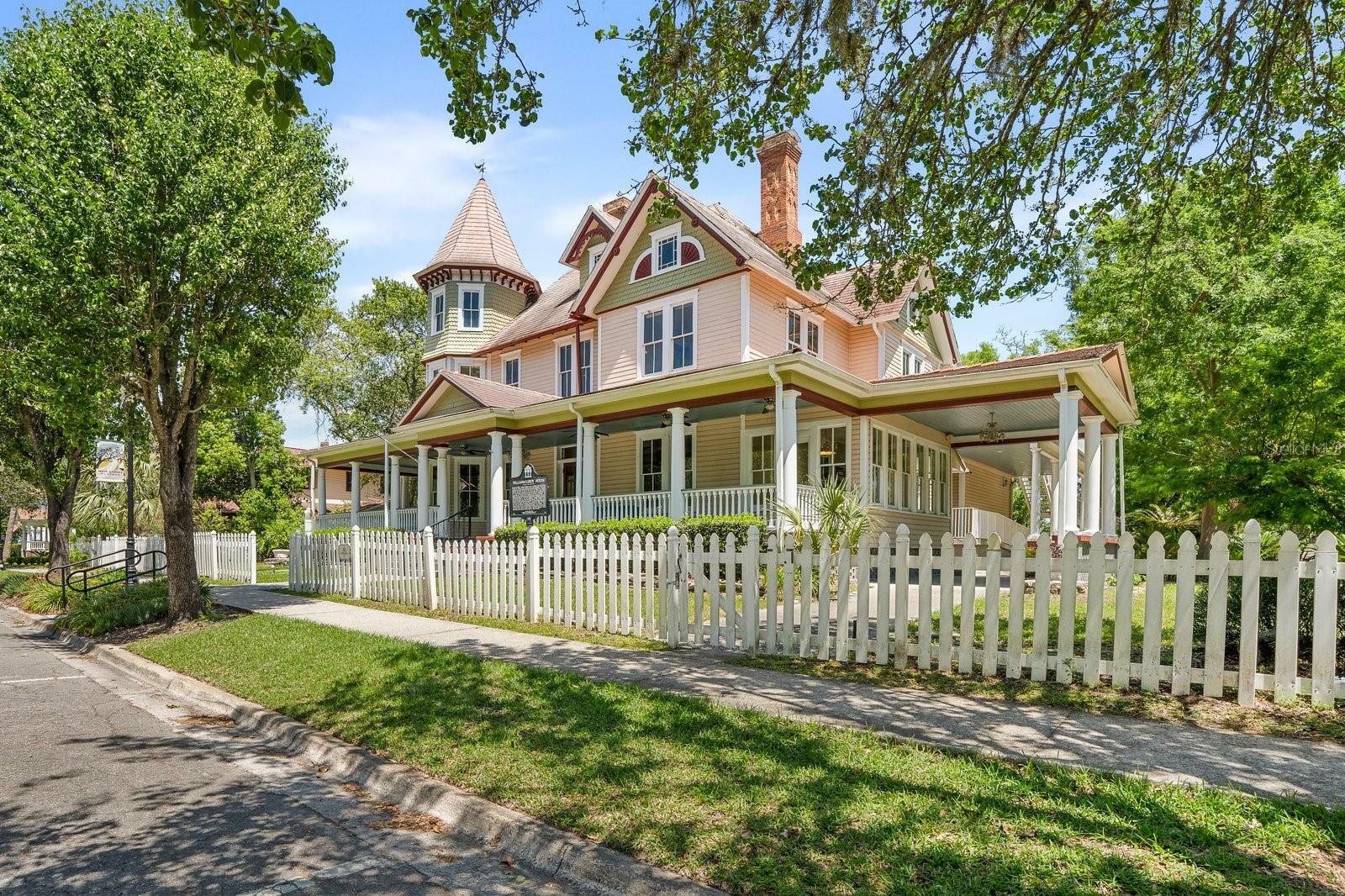 Property Photo: 14603 Main Street FL 32615